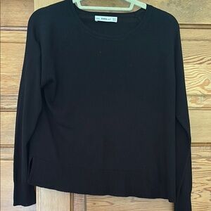 COPY - Zara Elegant Black light sweater